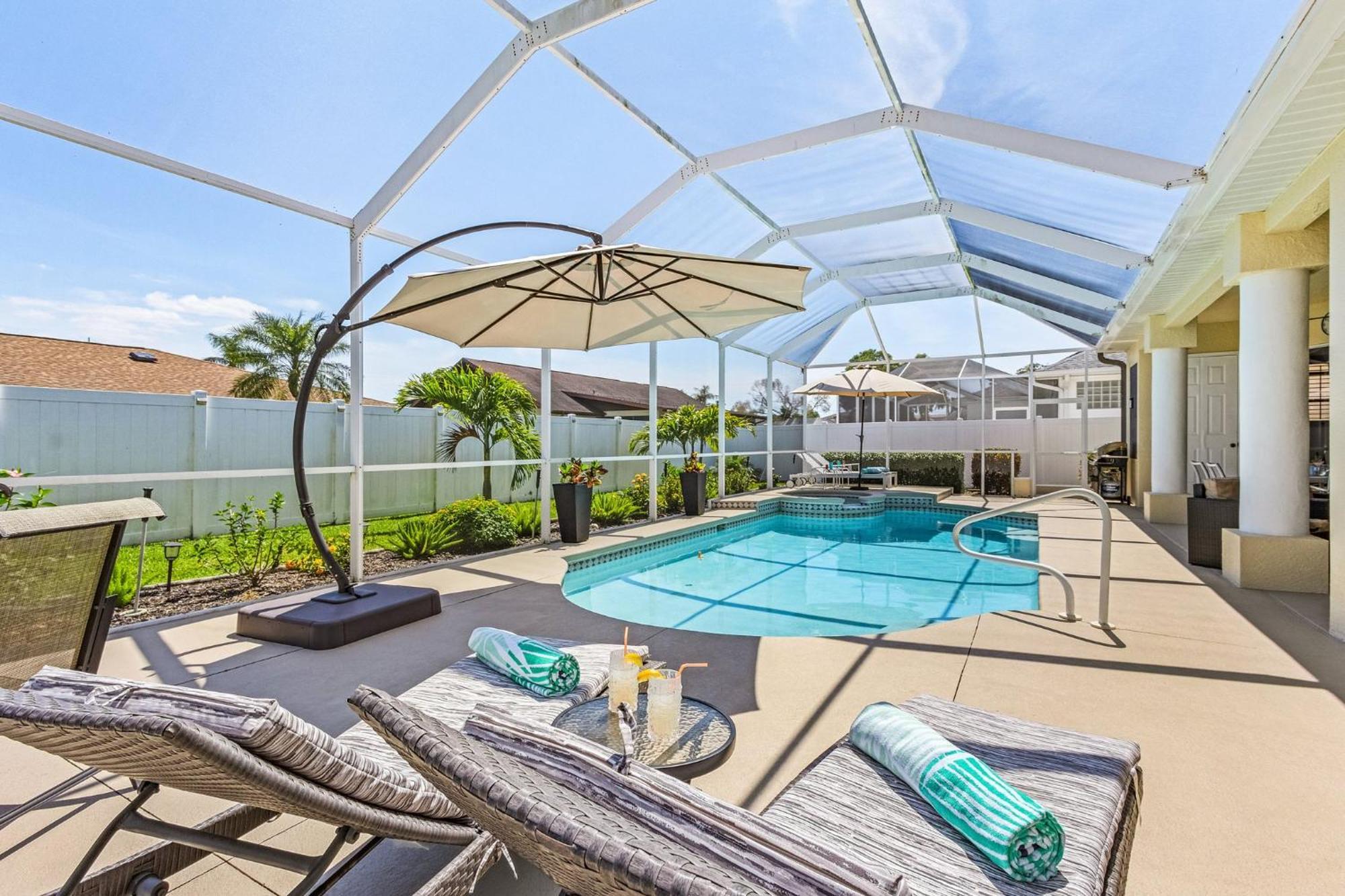 Villa-Haze, Lots Of Privacy, Solar & Electric Heated Pool And Spa ケープコーラル エクステリア 写真